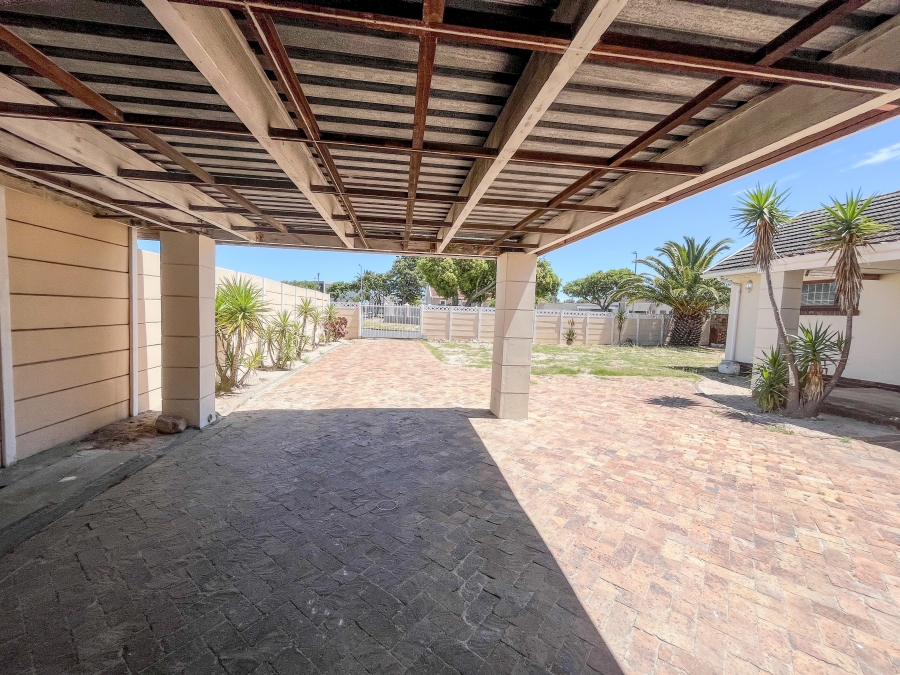 To Let 3 Bedroom Property for Rent in Thornton Western Cape